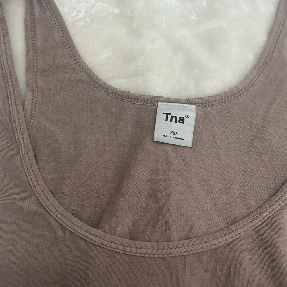 Aritzia TNA tank top - Picture 3 of 3